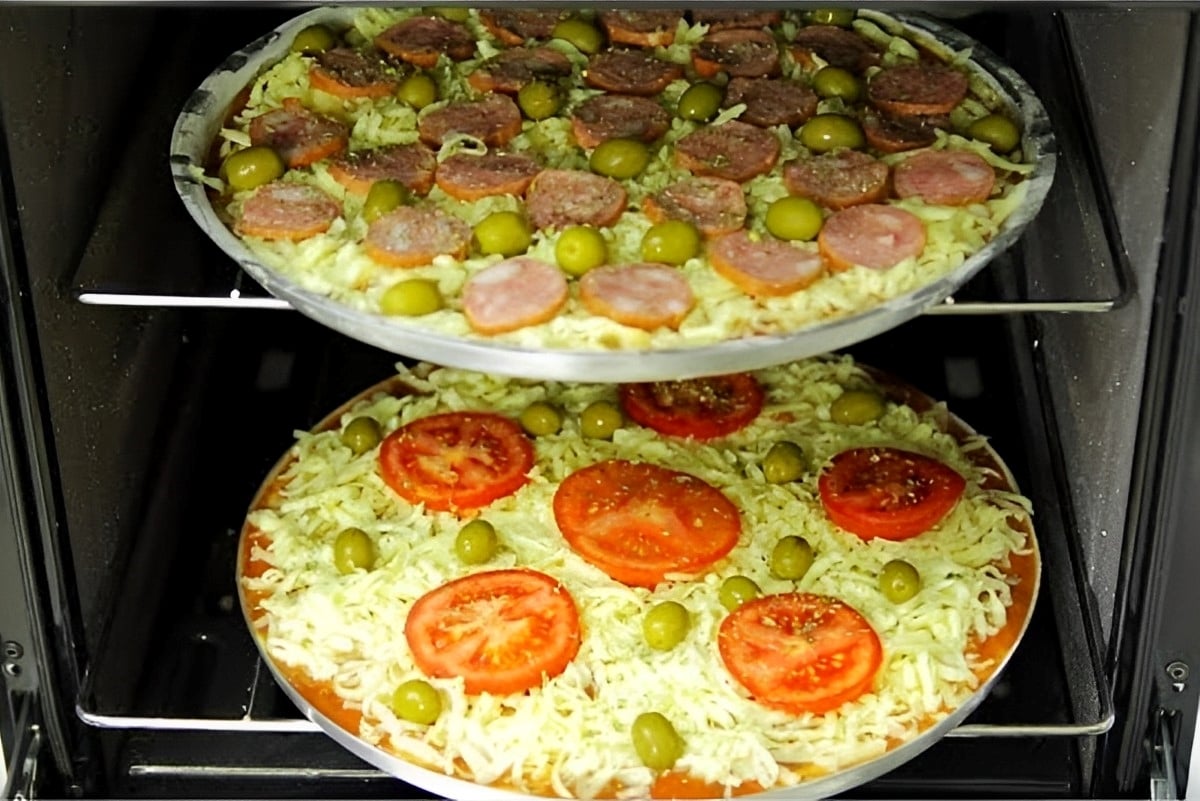 Pizza caseira massa feita no liquidificador para você o recheio que