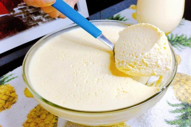 Mousse de Abacaxi Cremosa e Refrescante Uma Sobremesa Fácil e Perfeita