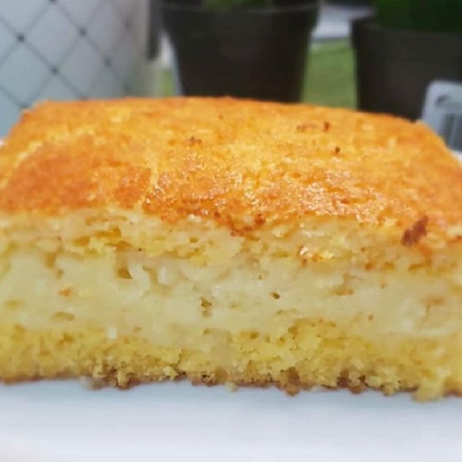 BOLO DE FUBÁ COM QUEIJO PARMESÃO SUPER FOFINHO. 