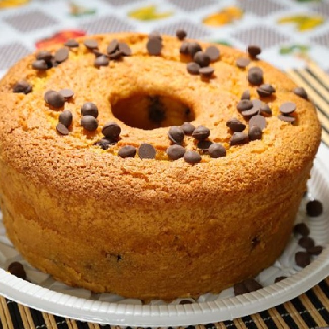 Bolo De Cenoura Com Gostas De Chocolate