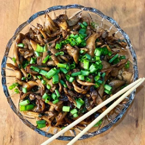 Shimeji Na Manteiga Pilotando Fogão