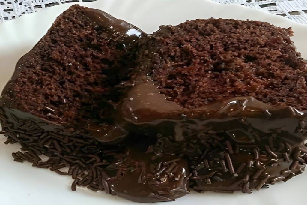 Bolo De Chocolate Molhadinho