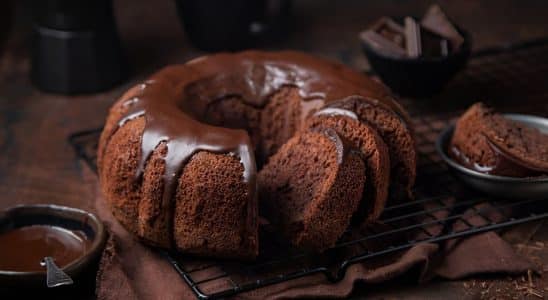 Bolo Chocolate Com Cobertura