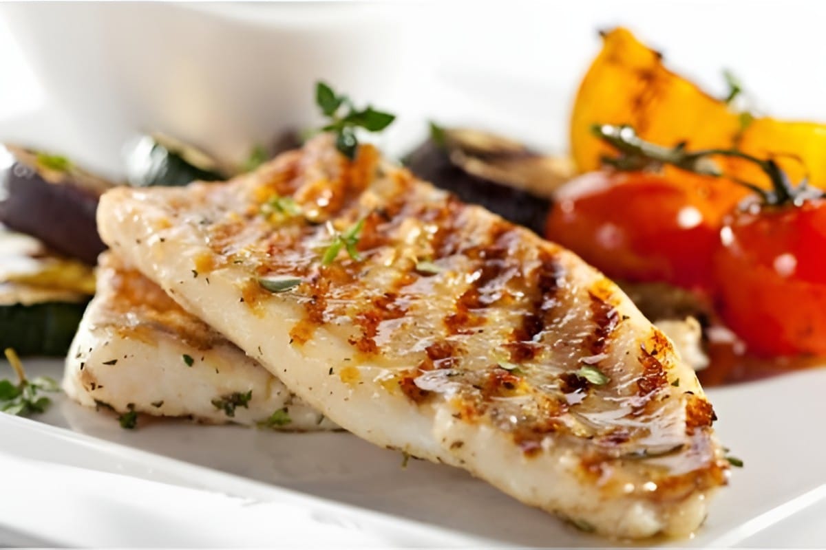 Filé de tilápia maravilhosa perfeito para servir no almoço de domingo