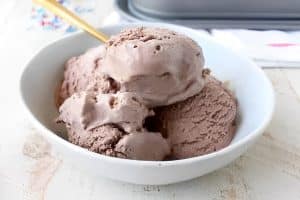sorvete de gelatina de chocolate