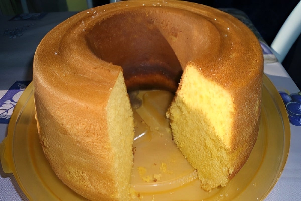 Bolo de leite condensado de liquidificador rápido e prático para o seu ...