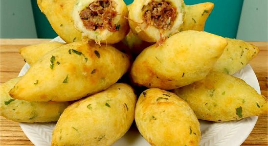 Bolinho De Mandioca Com Carne Seca