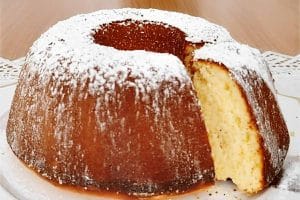 Bolo de limão fofinho fácil de preparar com poucos ingredientes e fica uma maravilha