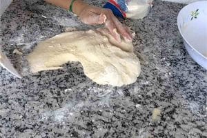 Pão de minuto fica muito fofinho delicioso e não dá trabalho nenhum para fazer