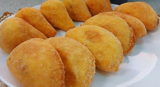 Pastel De Fubá