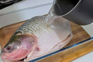 Tempero para peixe assado diferente que deixa seu peixe muito mais saboroso
