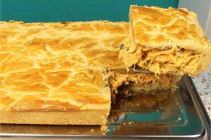 Aprendi a fazer uma massa perfeita que derrete na boca e fiz uma delicioso empadão de frango