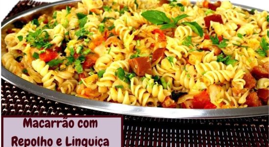 Macarrão Com Repolho E Linguiça