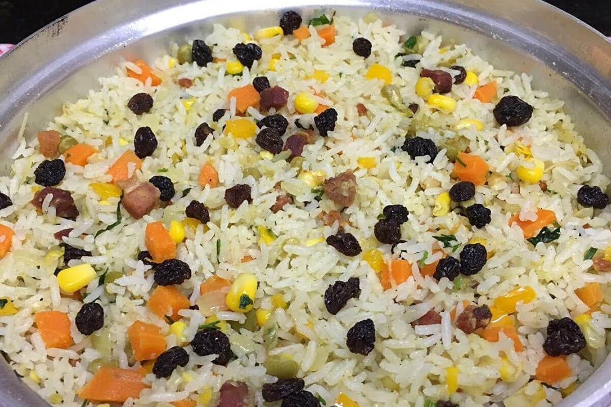 Arroz à grega bem temperadinho um dos acompanhamentos mais tradicionais