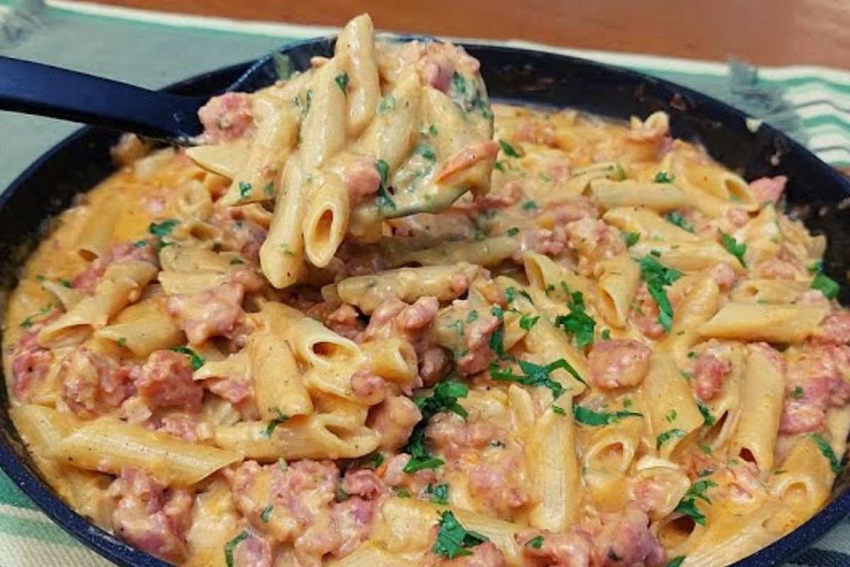 Macarrão Cremoso Com Linguiça