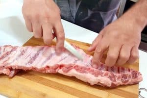 Receita de costelinha suína assada que fica perfeita e suculenta