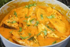 Moqueca de peixe com banana da terra deliciosa para você fazer no dia das mães