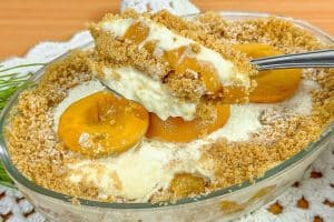 Torta belga cremosa com pêssego uma perfeição para você fazer no dia das mães