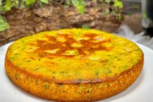 Torta cremosa de fubá saudável e deliciosa para substituir o jantar