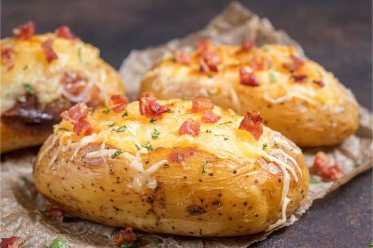 Batata Assada Recheada com Filé Mignon e Atum: Uma Tentação de Sabor!