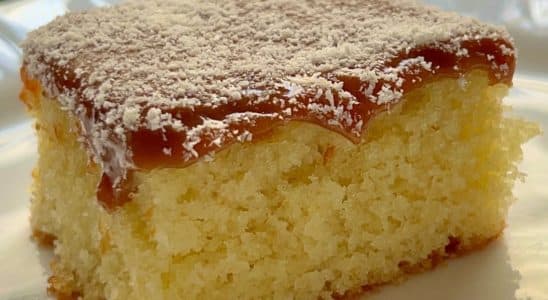 Bolo De Doce De Leite Com Coco