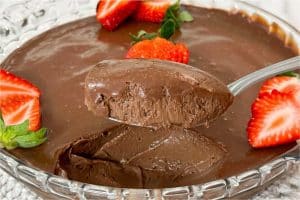 Sobremesa de Chocolate Irresistível: Mousse Cremosa Sem Forno ou Fogão