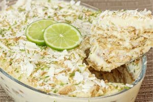 Sobremesa de Limão com Camadas Crocantes de Biscoito