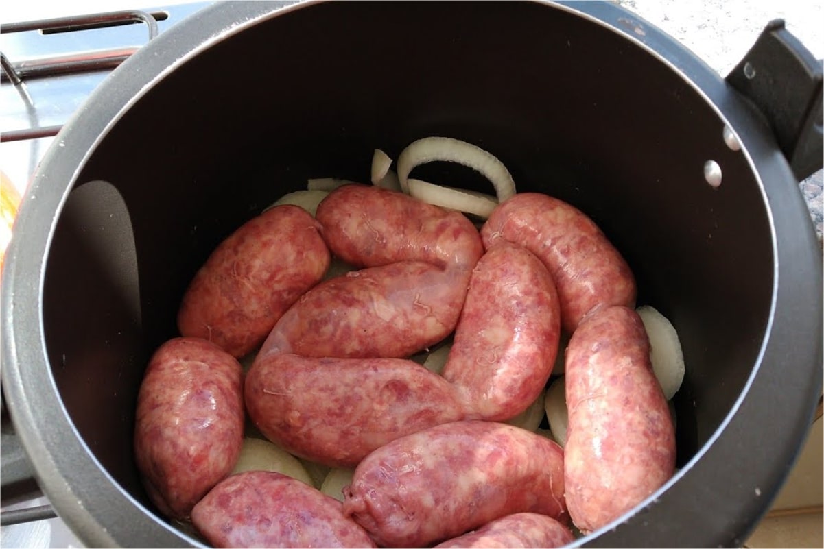 linguiça assada na panela de pressão
