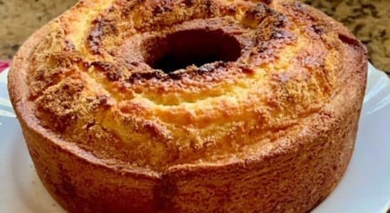 Bolo Com Coco