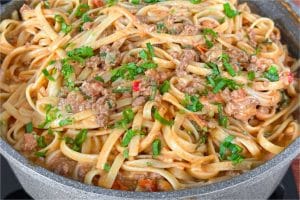 Macarronada com Carne Moída Cremosa: A Receita que Vai Conquistar Sua Família!