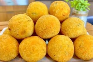 Bolinho Caipira de Mandioca: Sabor Caseiro que Encanta Todos os Paladares!