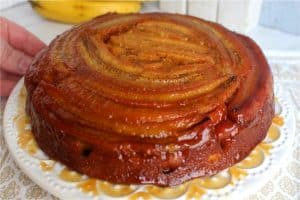 Aprenda a fazer um bolo de banana caramelado irresistível!