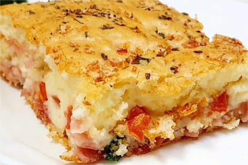 Bolo Salgado de Presunto e Queijo: Uma Opção Fácil e Deliciosa para Qualquer Refeição