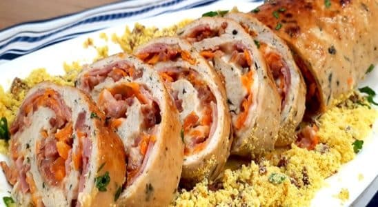 Rocambole De Frango Recheado