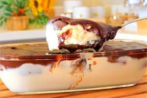 Bombom Gelado na Travessa: Uma Sobremesa Irresistível para Todas as Ocasiões