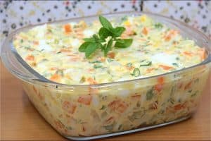 Salada de Maionese Simples: O Acompanhamento Ideal para Qualquer Ocasião