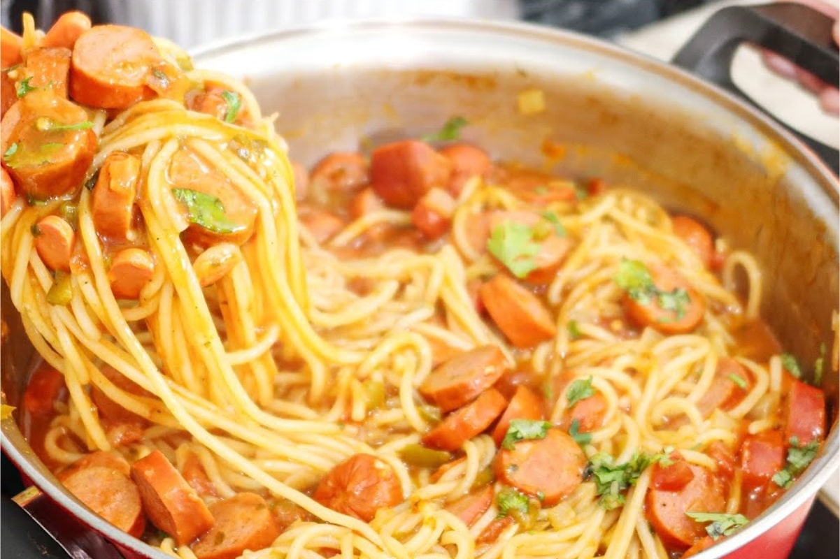 Macarrão Com Salsicha