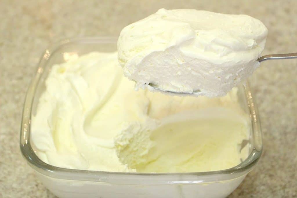 Mousse de Leite Ninho: Cremosa e Perfeita para Recheios e Decorações