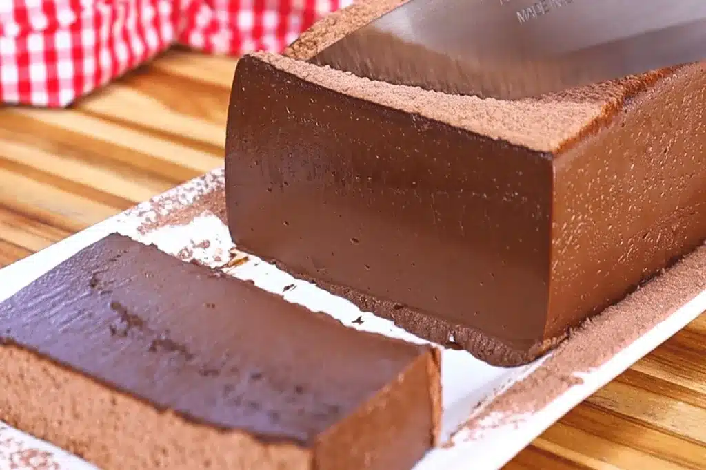 Mousse de Chocolate de Cortar: Simples, Cremoso e Irresistível!