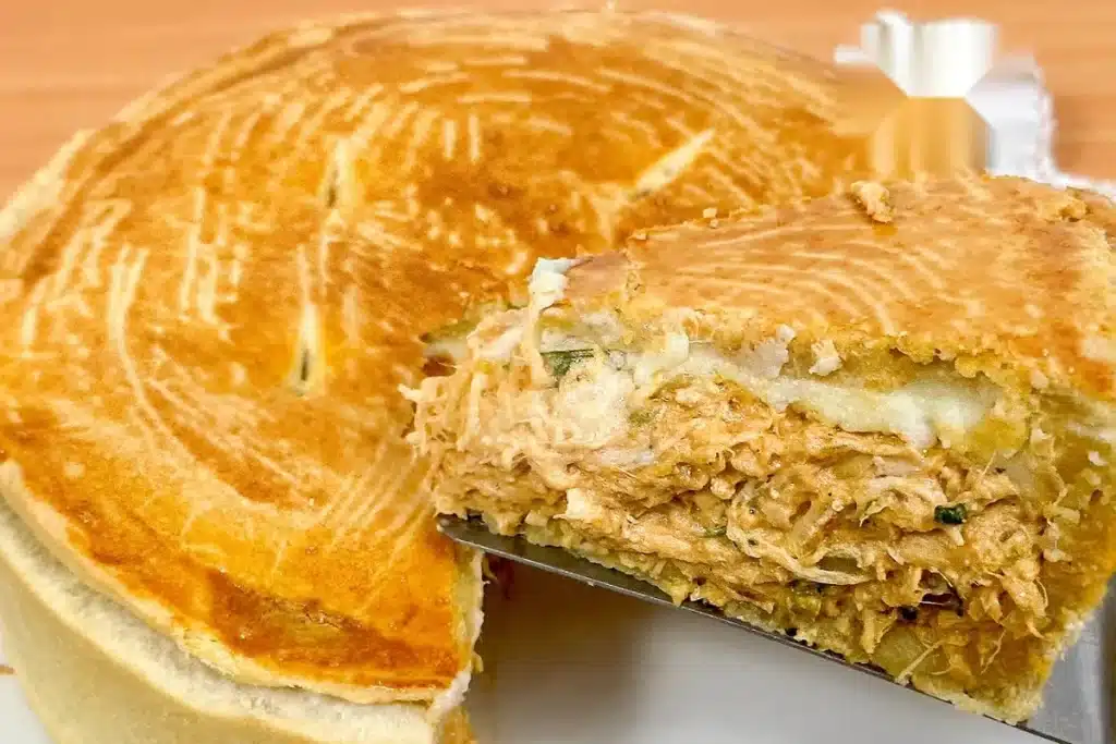 Torta de Frango com Massa de Iogurte: Sabor Inigualável para Todas as Ocasiões