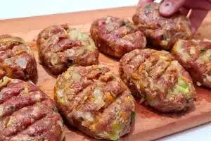 Bolinho de Carne Assado: Uma Receita Suculenta e Fácil de Fazer