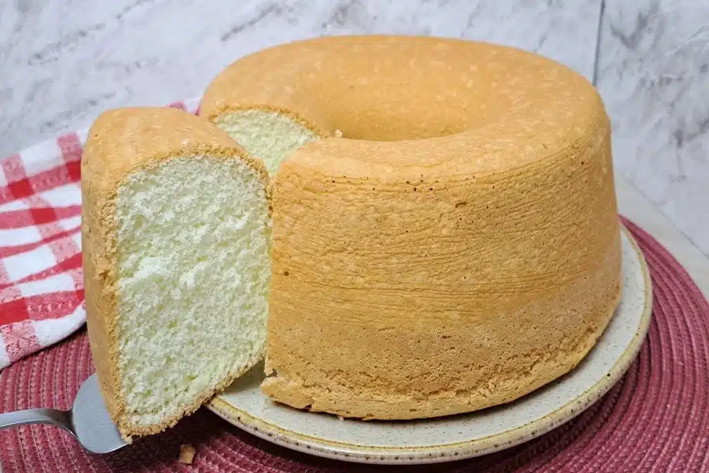 Bolo de Maisena: Leve, Fofo e com Sabor de Infância