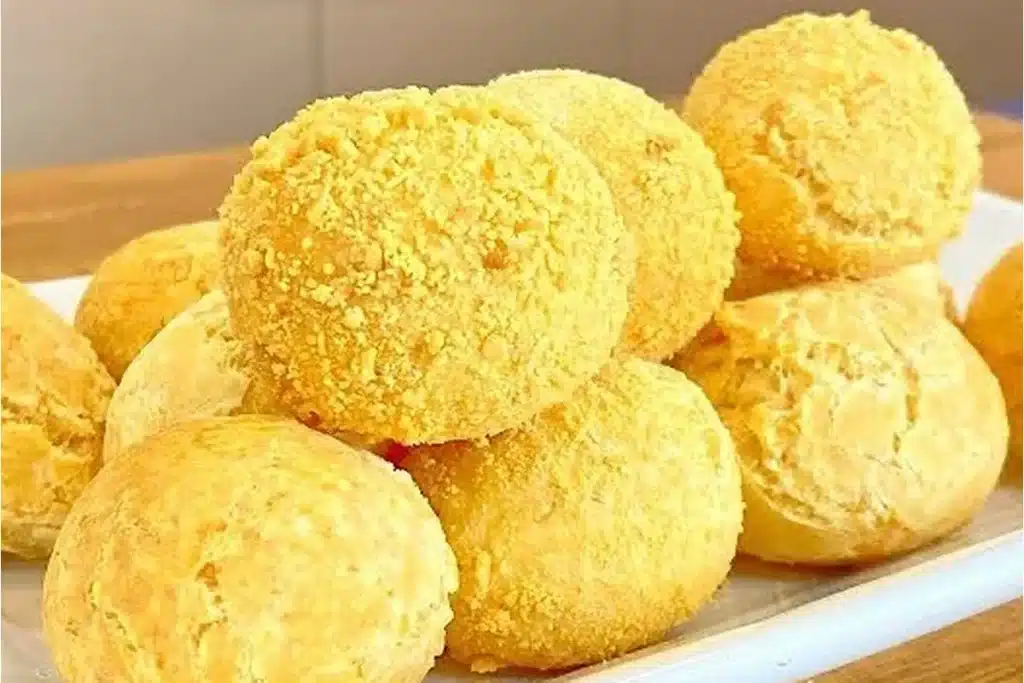 Pão de Queijo com Goma de Tapioca: Uma Versão Leve e Irresistível
