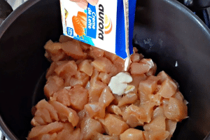 Frango Cremoso com Macarrão que Lembra Comida de Restaurante