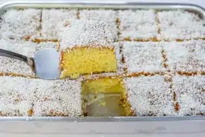 Bolo de Fubá com Coco Molhadinho: A Receita Perfeita para um Café da Tarde Irresistível