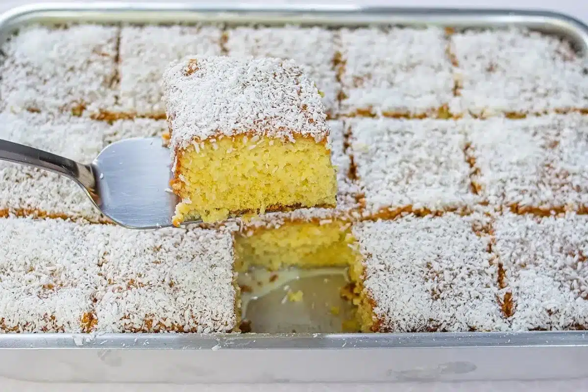 Bolo De Fubá Com Coco