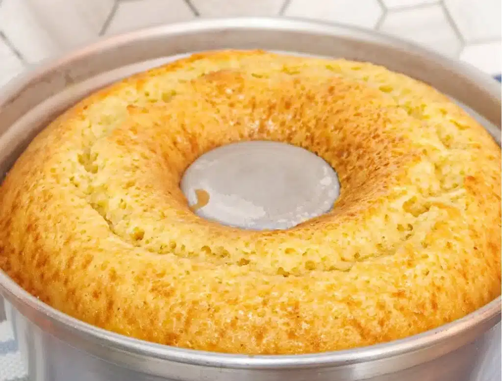 Bolo de Iogurte Fofinho e Delicioso: Perfeito Para o Café da Tarde