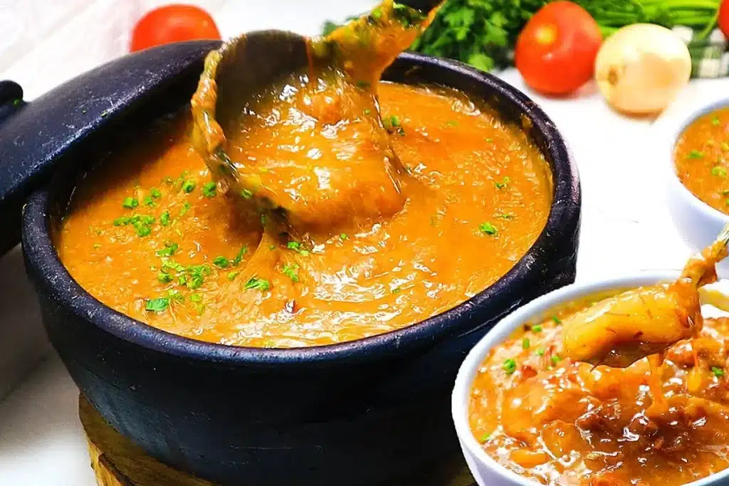 Caldo de mandioca cremoso e irresistível para os dias frios