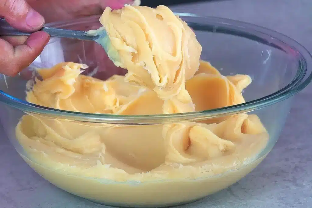 Creme belga fácil e perfeito para recheios e sobremesas
