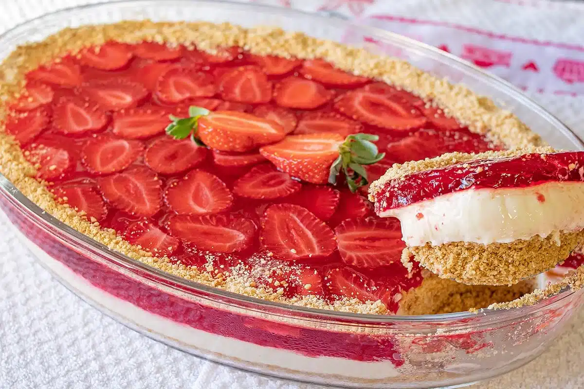 Torta Espelhada De Morango